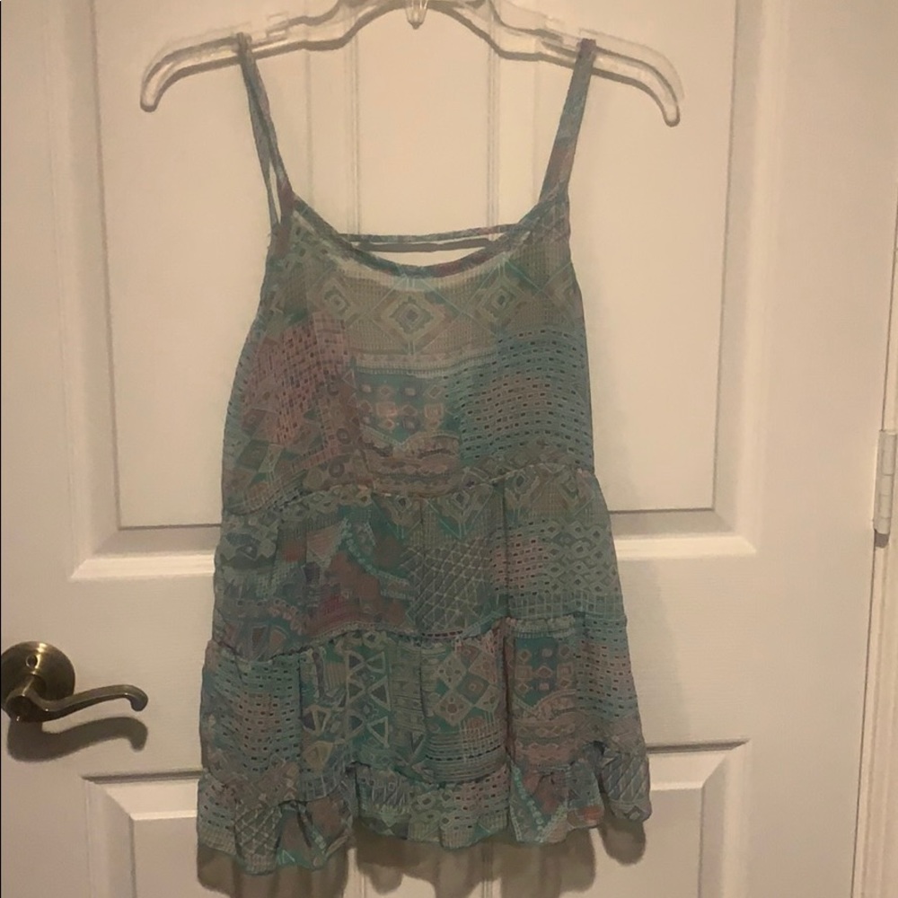 Cute geometric flowy tank